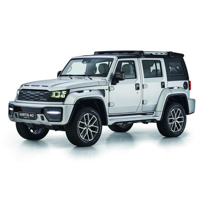 Bom preço. 2024 BAIC BJ40 Plus Carros a combustível a gasolina SUV Off-road 2.0T Auto Compact SUV 4x4 Veículos com sistema de travagem de disco dianteiro traseiro on-line