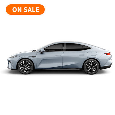Bom preço. 2925 mm distância entre eixos Geely Galaxy E8 5 portas 5 lugares EV Carro 100% elétrico Auto com direção esquerda Incipiente Veículo de energia prateada on-line