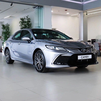 Bom preço. Energia híbrida Toyota Camry 2024 EV Carro para adultos Ajuste manual do assento do motorista e tecnologia de tela sensível ao toque Incluído on-line