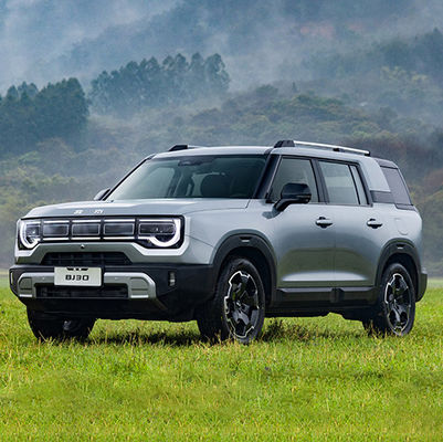 Bom preço. 2024 Beijing Bj30 4X4 Grande SUV 5 portas 5 lugares Veículo grande SUV off-road Carros usados a gasolina com suspensão traseira Multi-link on-line
