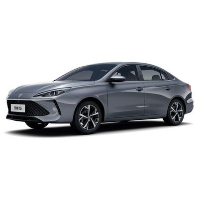 qualidade 2024 ROEWE i5 Sedan 1.5L CVT Turbo Motor Direção esquerda Euro VI Padrão de emissões dentro de 2500-3000mm distância entre eixos fábrica