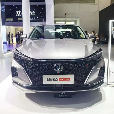 Bom preço. 2023 2024 Ano Changan EADO Plus 1.6L GDI Manual Carro a gasolina 5 lugares 1.5-2.0L Deslocamento on-line